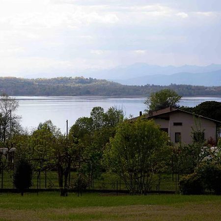 Vista Lago-Appartamento Funzionale Con Vista Varese Exteriör bild